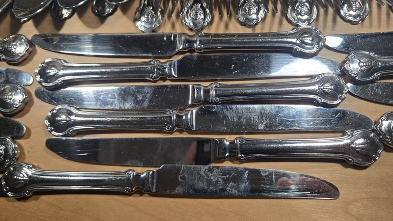 Wallace Napoleon Bee 18/10 Stainless Steel 78 Pieces gallery