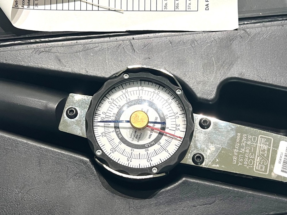 Jetco D1-30I Precision Dial Torque Wrench 1/4" 0-30 in-lbs Dual Scale w/ Case