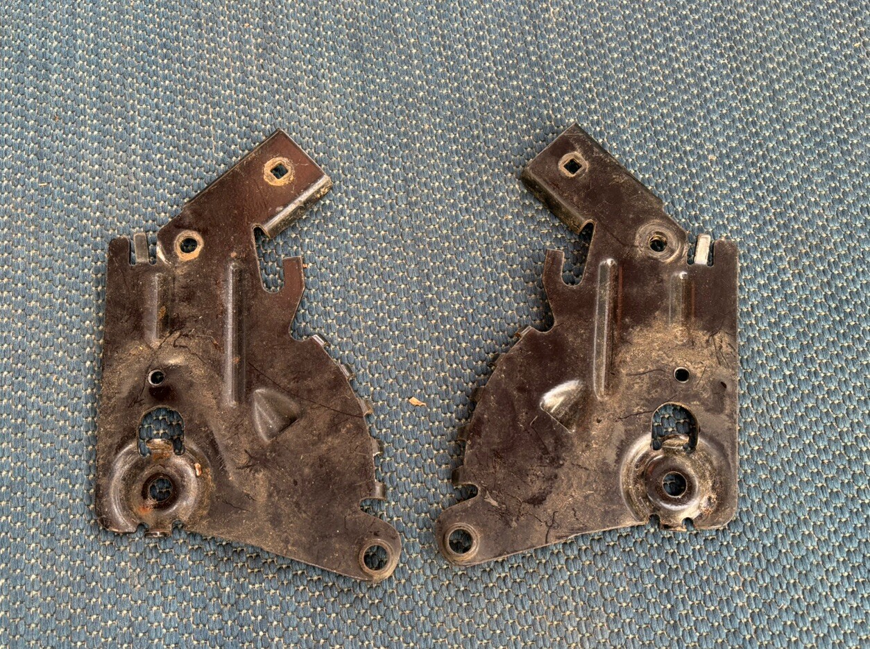 BOLENS Troy Bilt Mower 11A-414A065 Handle Bracket set.​ RH/LH (Q) gallery
