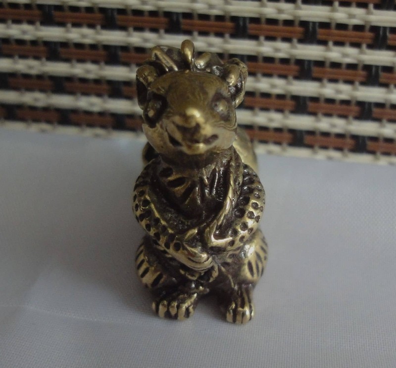 Vintage Style Solid Brass Lucky Rat Carry Bag Statue Pendant for Office Decor gallery