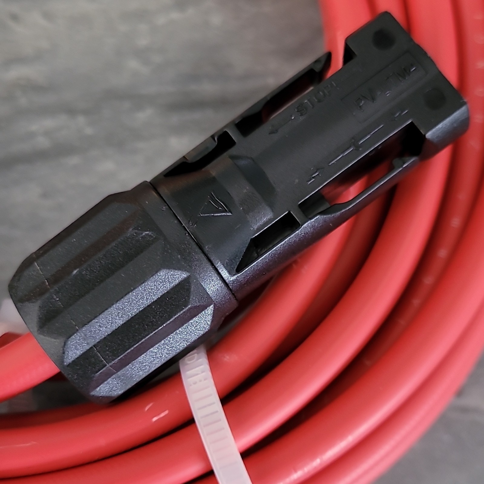 10 AWG 6mm² Solar Panel Extension Cable Connector PV Bare Wire 20" Black 20" Red gallery