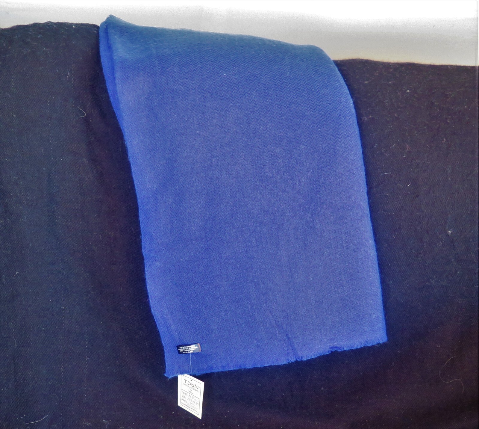 Cashmere|4 Ply|Throw/Shawl|Hand Loomed|Nepal|1 Color | Royal Blue gallery