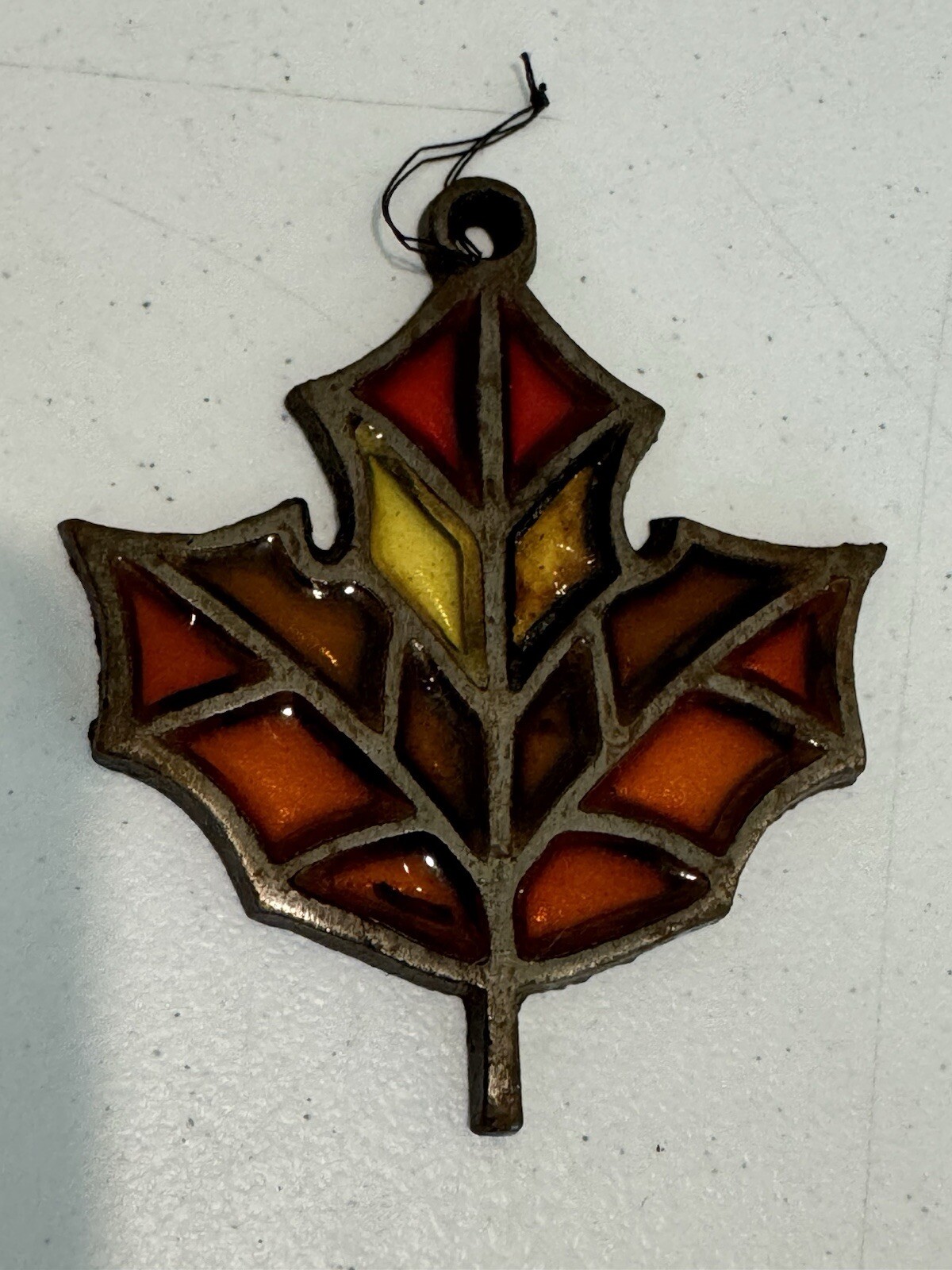 VINTAGE MAPLE LEAF SUNCATCHER WITH STAINED GLASS/ACRYLIC/METAL ~ 4" X 3.50" gallery