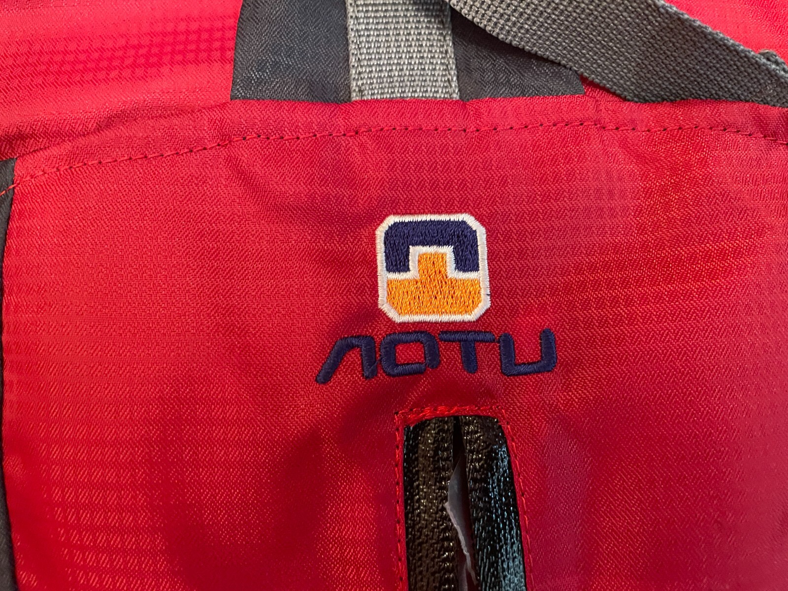 AOTU Explore 40L hydration ready backpack - Red - with raincover 3