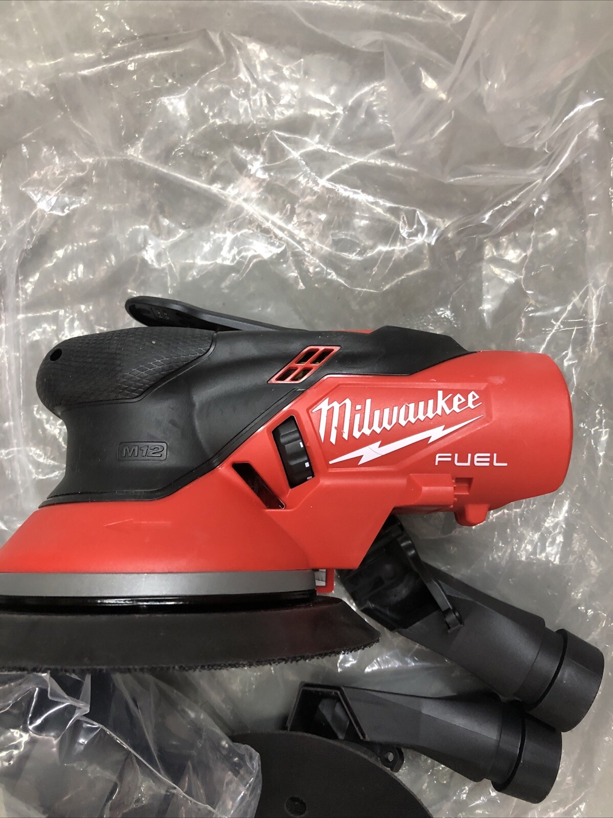 Milwaukee 2584-20 M12 FUEL 12V 6" Random Orbital Sander (3/32 Inch) gallery