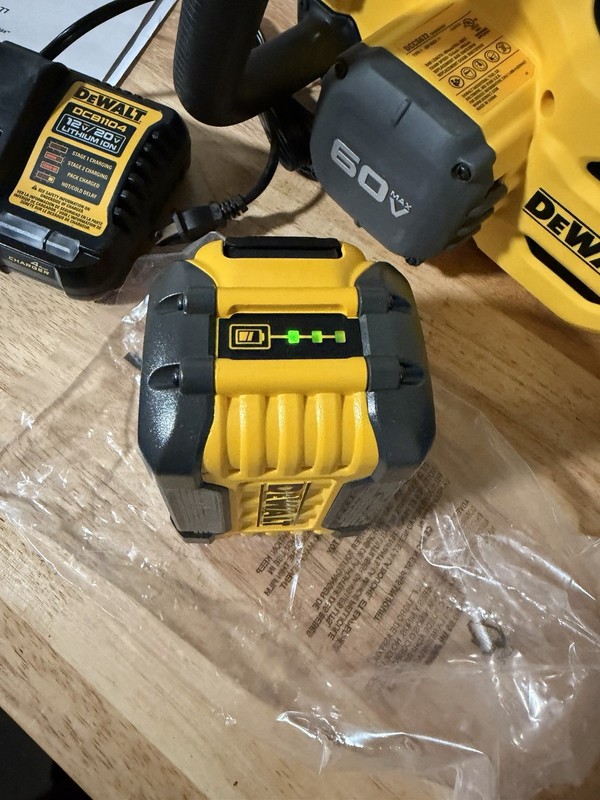 Dewalt 60v Max Flexvolt 18” Chainsaw Kit DCCS672X1 gallery