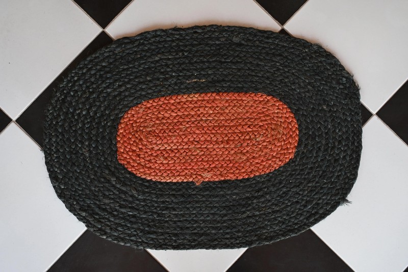 Rugmoda Jute Black & Terracotta Braided Oval 1.5x2 ft Entryway Doormat Rug gallery