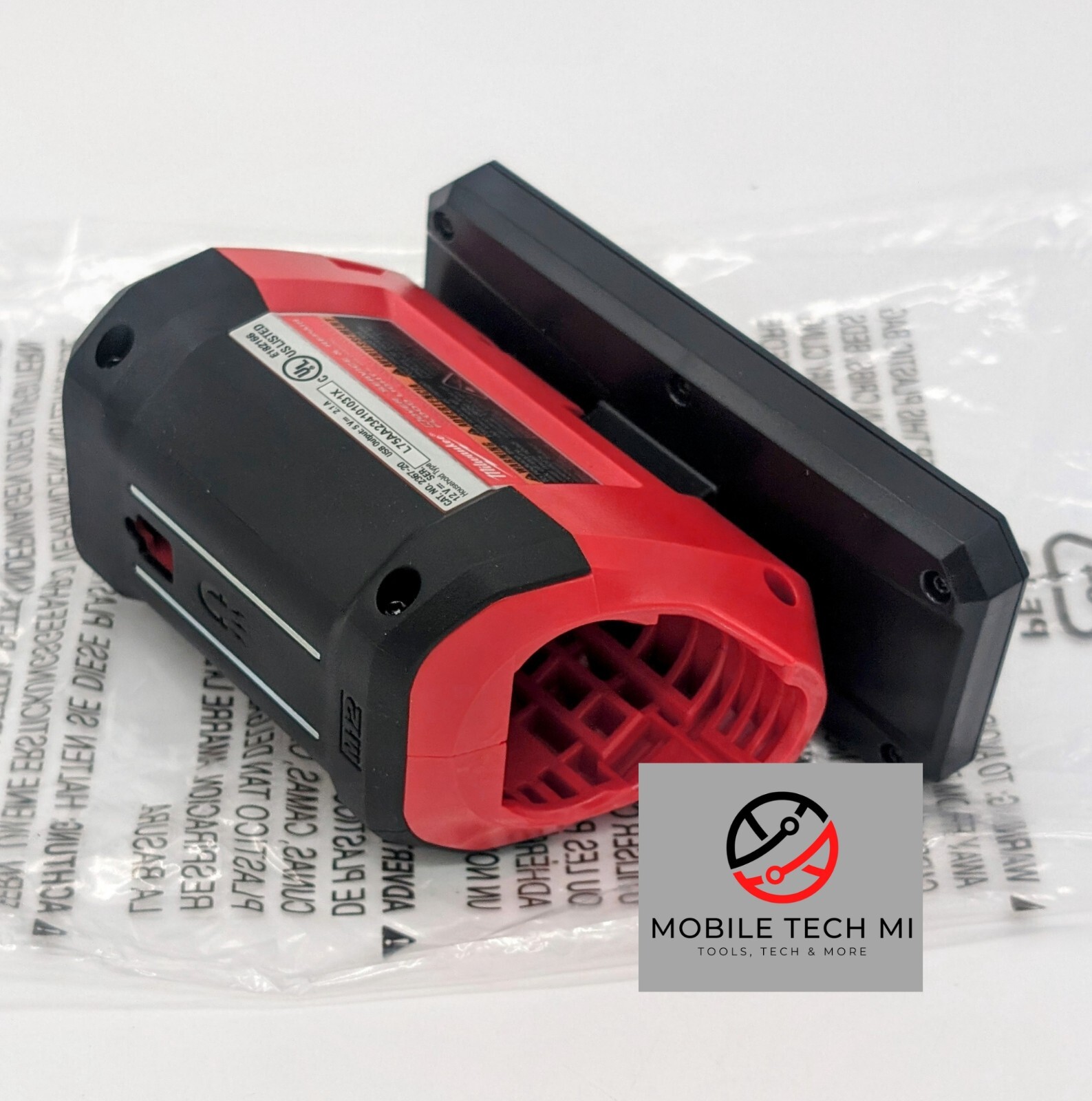 Milwaukee Tool 2367-20 M12 Rover Service & Repair Flood Light w/ 4.0 Ah Battery gallery