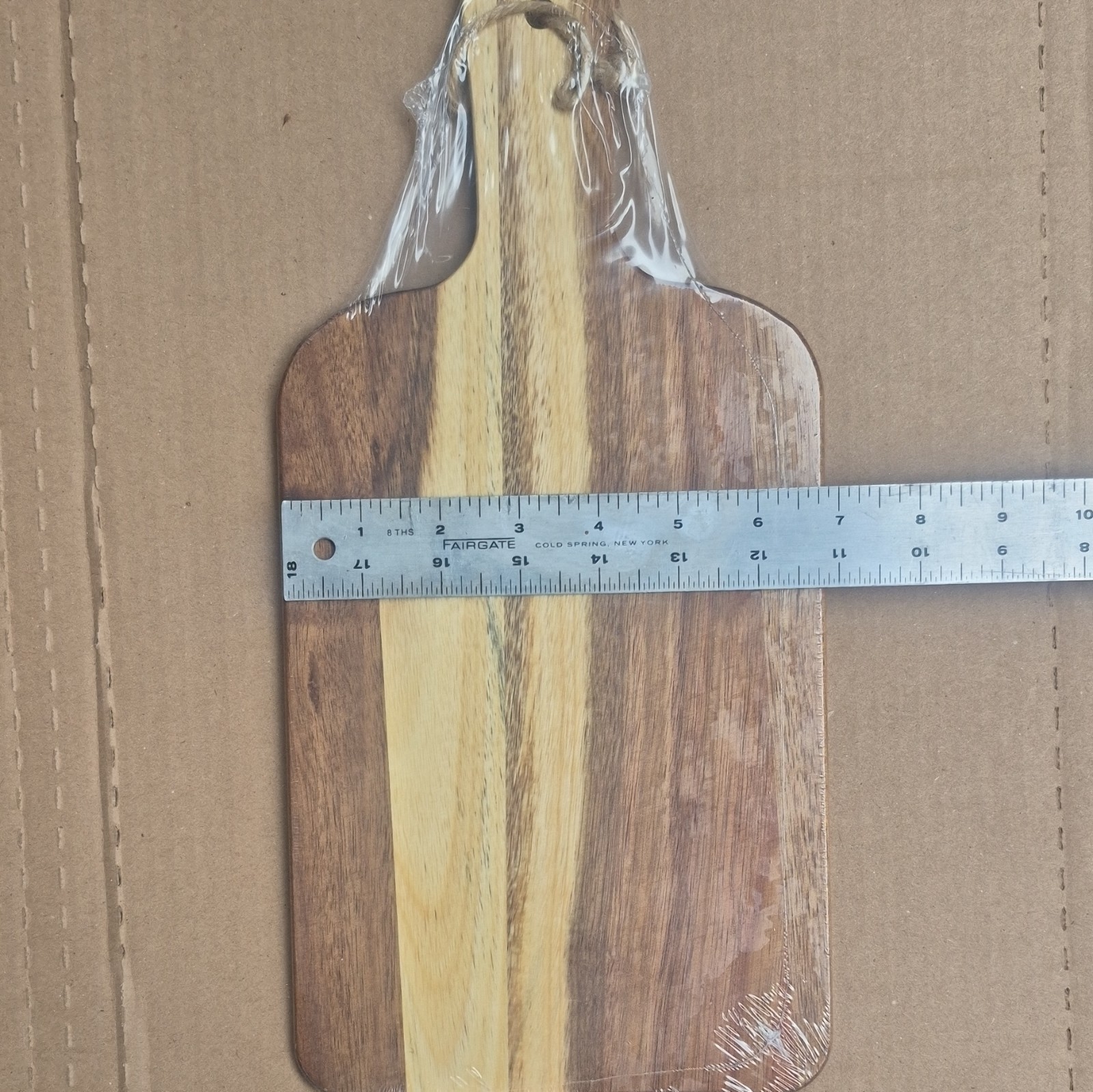 Wood Cutting Board w/ Handle, Medium Rectangular, Brown Solid Plain, Model 1028 gallery