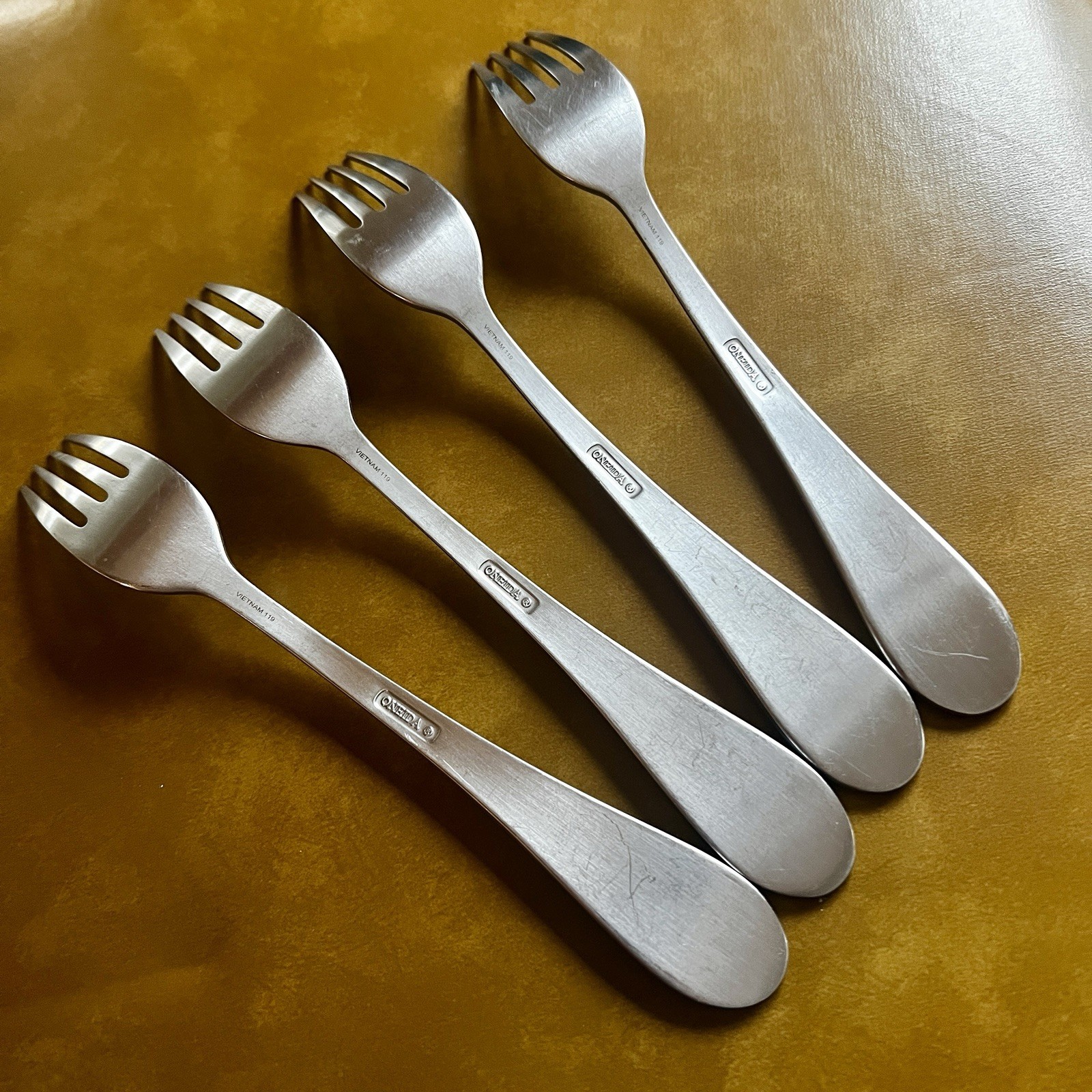 4 Dinner Forks SATIN ICARUS by Oneida stainless steel flatware Vietnam gallery