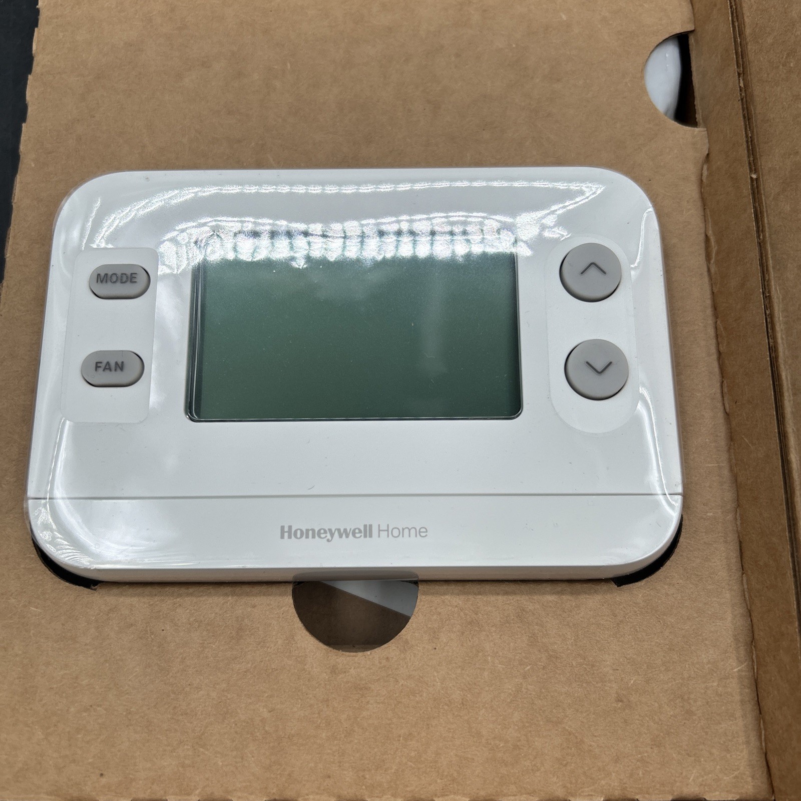 Honeywell Home RTH11B X1N Non-Programmable Thermostat 1H/1C NEW gallery