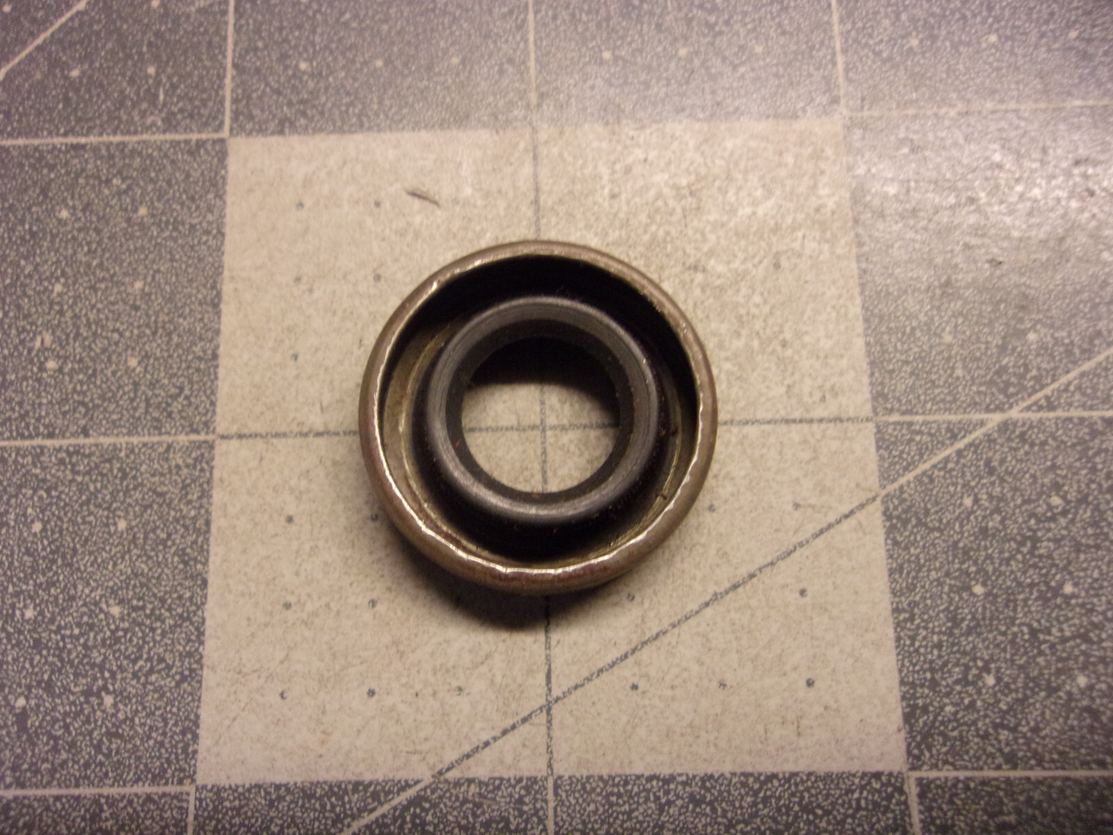 Briggs & Stratton 298041 Oil Seal gallery