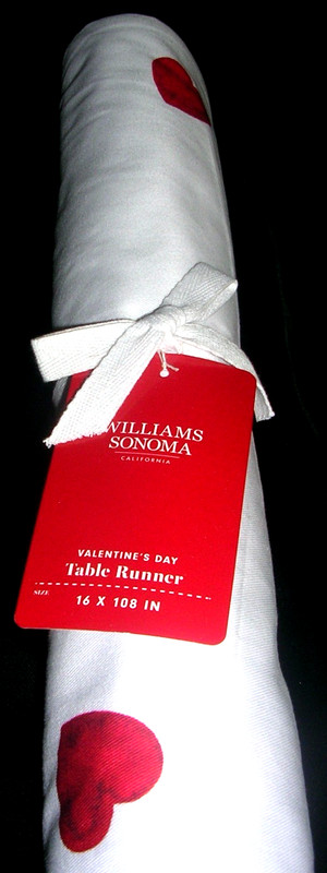 WILLIAMS SONOMA HEART TABLE RUNNER 100% COTTON 16 X 108 INCHES NEW WITH TAGS gallery