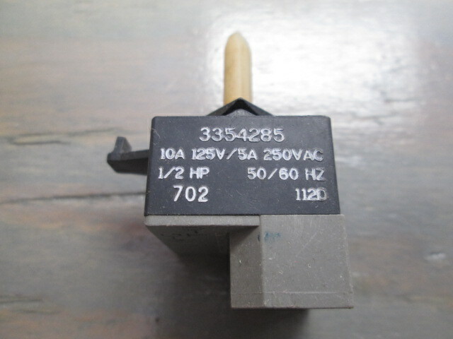 Whirlpool Used Rotary Switch 3354285 gallery