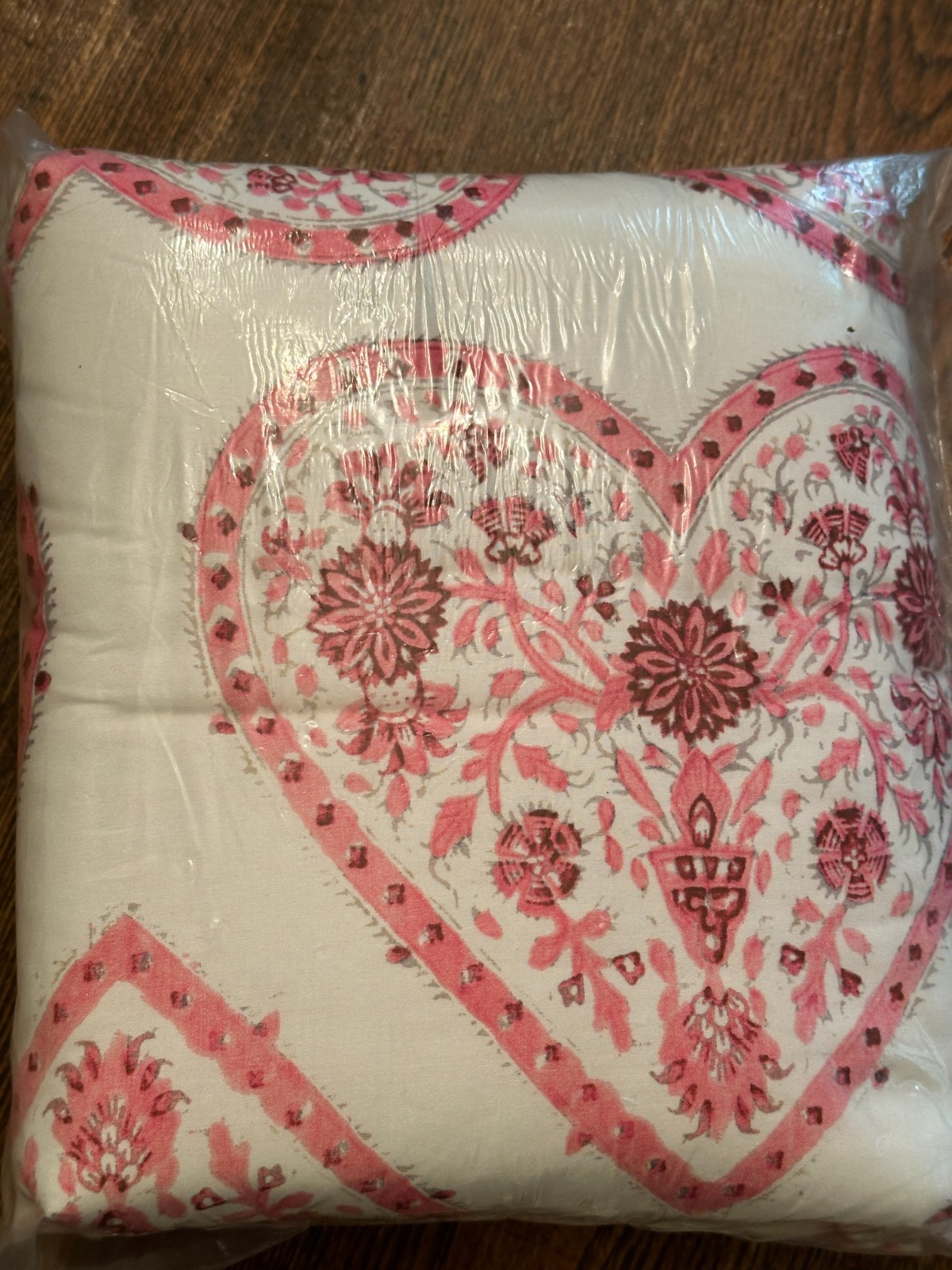 Pottery Barn Valentine's Day Heart Comforter Single (1) KING Sham gallery