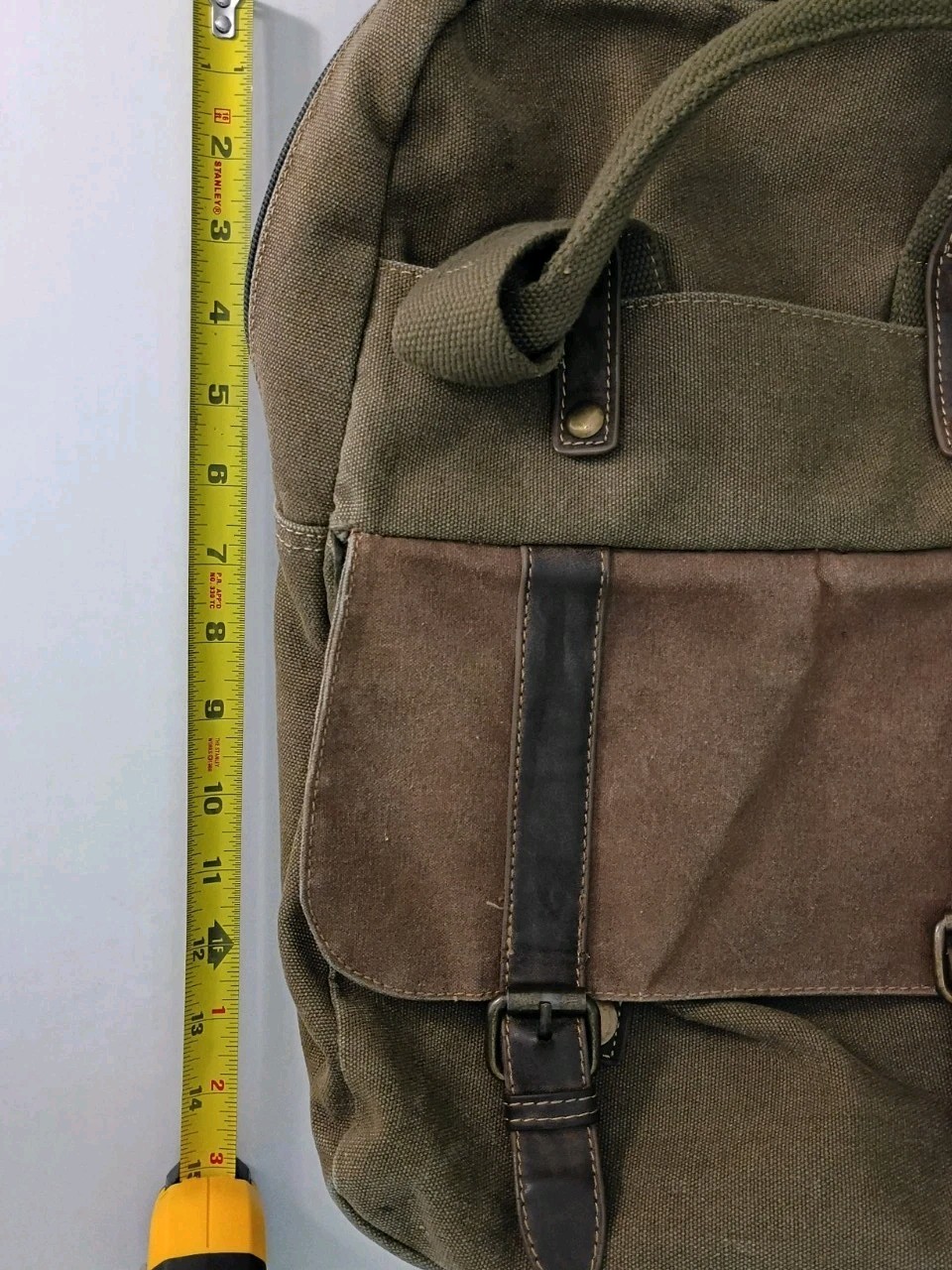 Cargoit Backpack & Green Canvas Rucksack & Backpack with Leather Straps Details  4