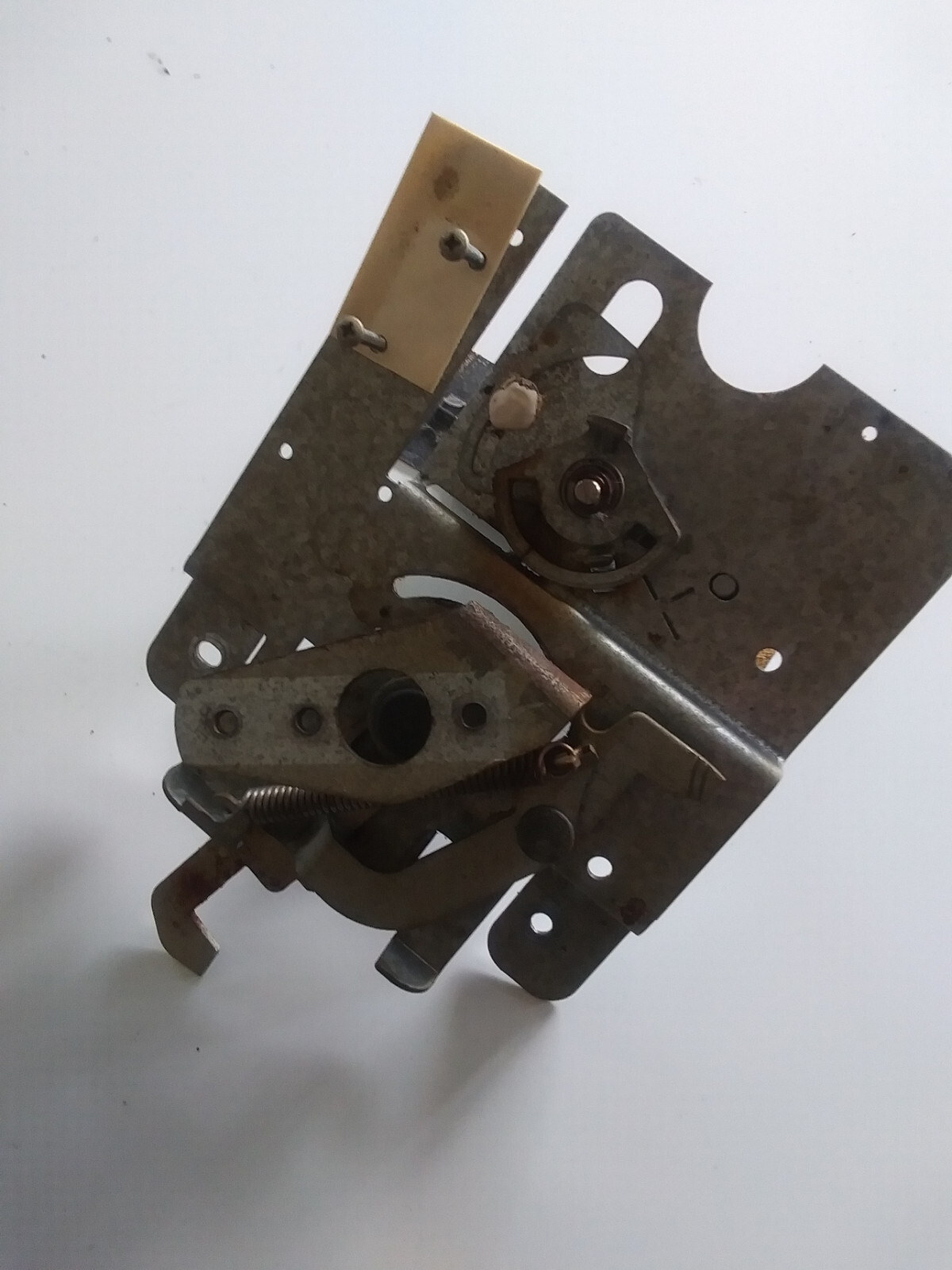 Whirlpool Electric Range Model RF365PDXQ0 Mechanical Latch 3148668 gallery