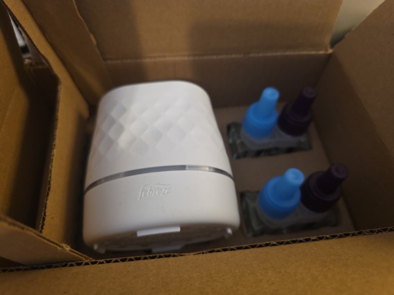 Febreze Plug Scent Booster Starter Kit AirFreshener Oil Diffuser 2 CALM REFILL gallery
