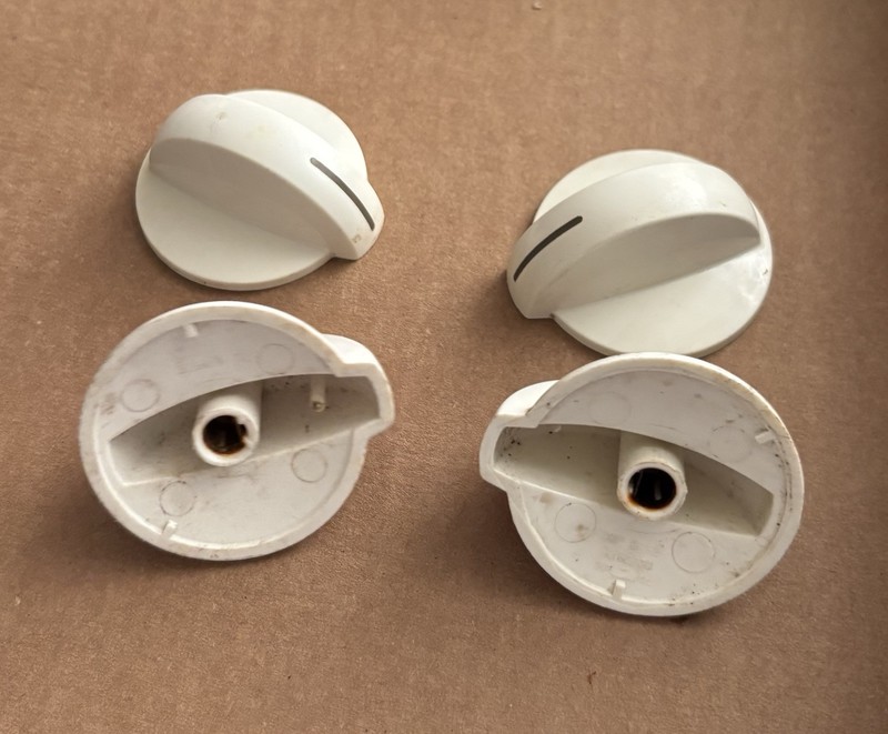 (Off-White) OEM Frigidaire Range Control Knob - Lot of 4 Part # 316223003 gallery