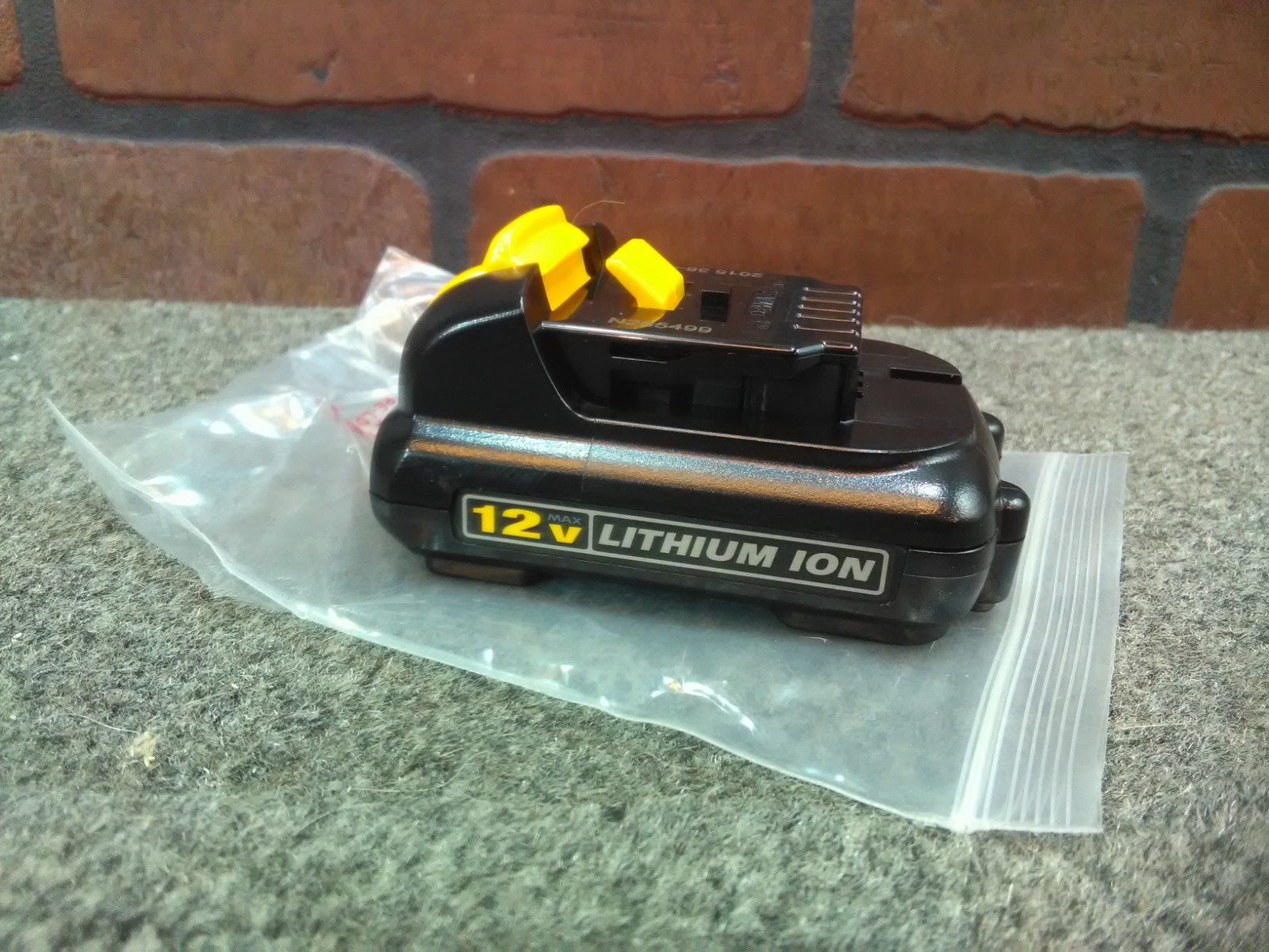 ***GENUINE*** Dewalt DCB120 12V MAX Lithium Ion Battery Pack-***NEW*** gallery