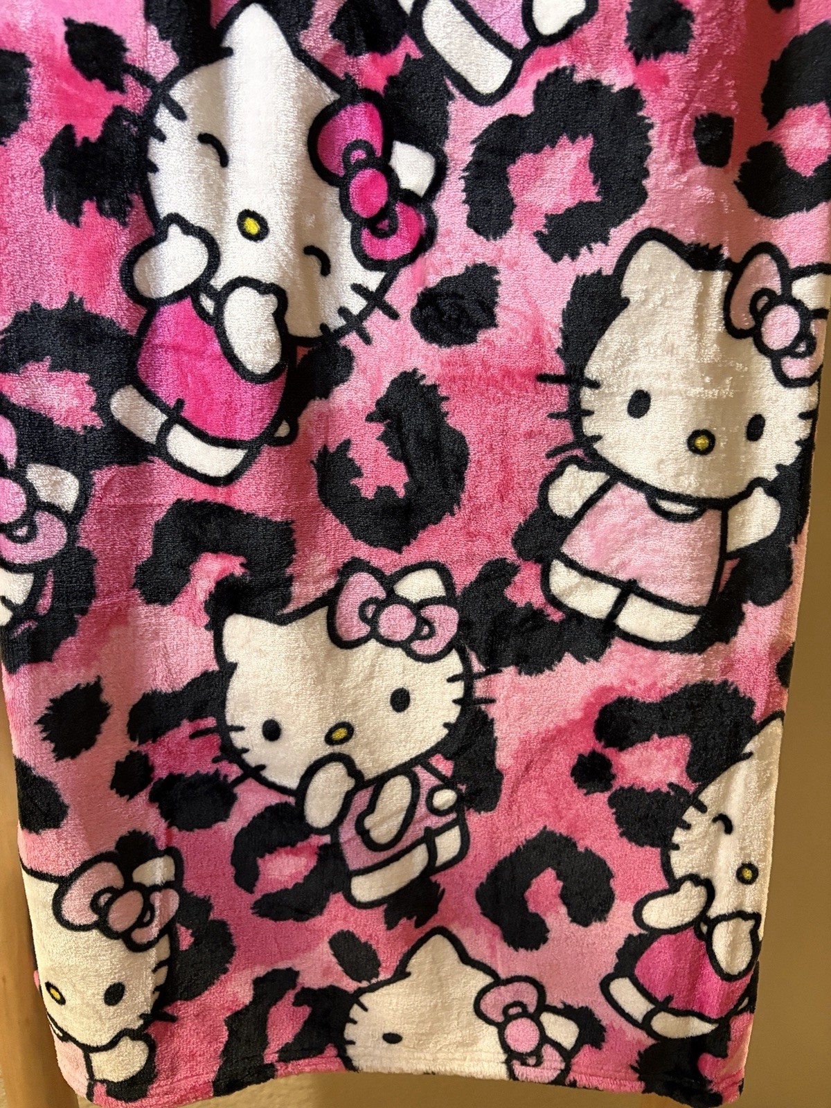 Viral Hello Kitty Leopard Prink Silk Touch Throw Blanket Hot Pink Sanrio 50x70 gallery