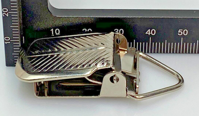 Triangle Back Hanging Clips Chrome Pack of 20 heavy duty for rugs tapestry tarps gallery
