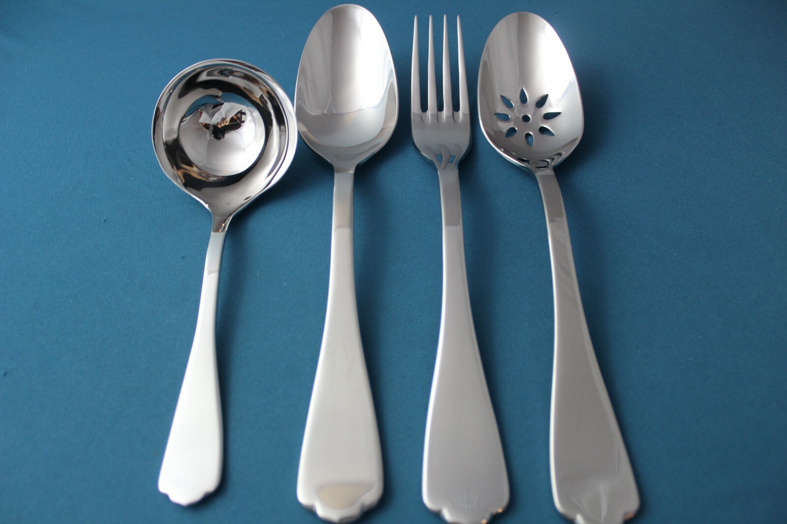 Villeroy Boch MEDINA Serving (4pc Set) Tablespoon Fork Pierced 18/10 Vietnam NEW gallery