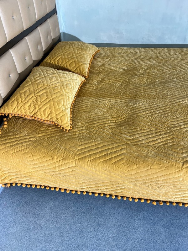 Warm Handmade Comforter Gold Color Lightweight Velvet Solid Print Quilt Set gallery