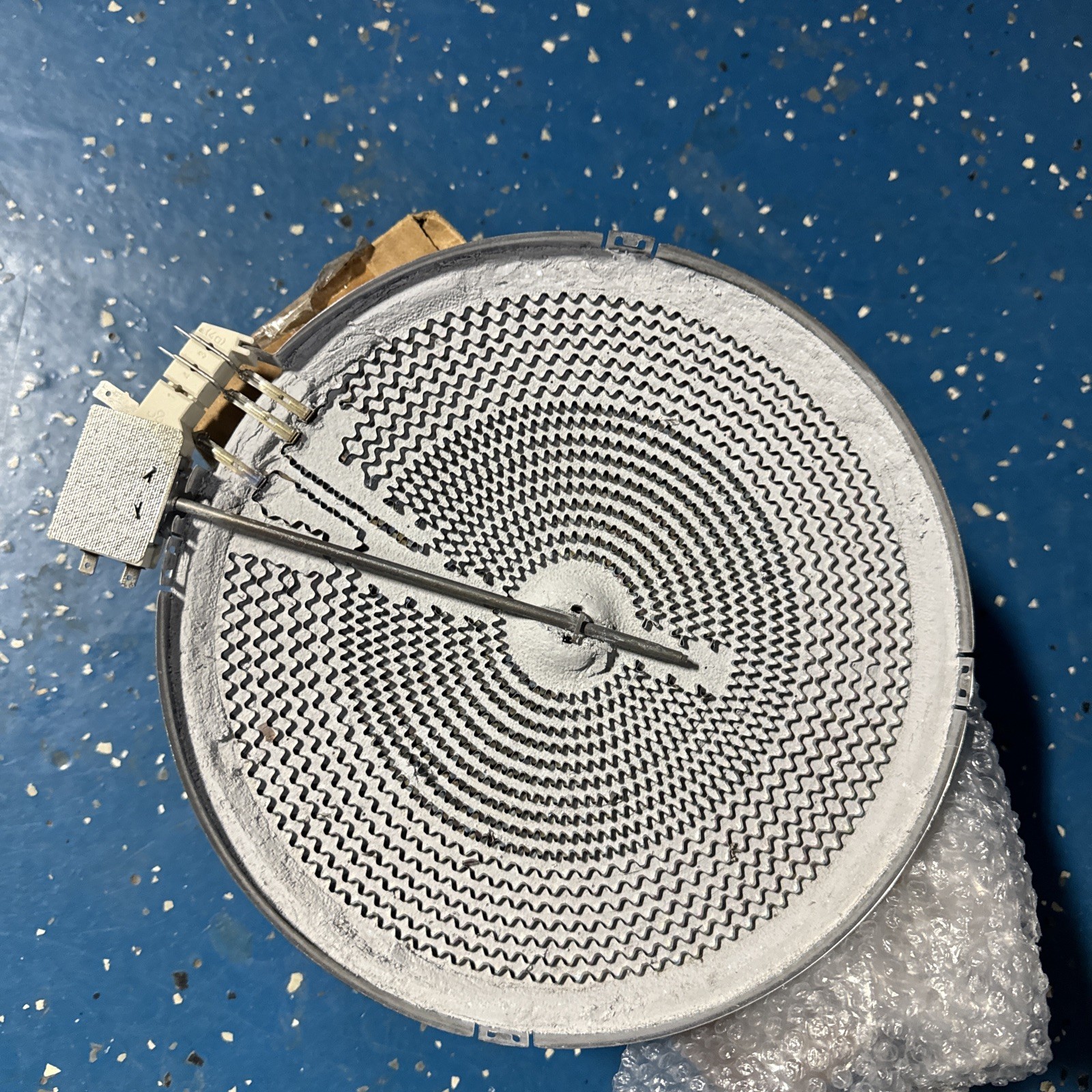 Bosch Range Radiant Element W10275048. 3000/1400W 10.53211.093. 9000793310 gallery