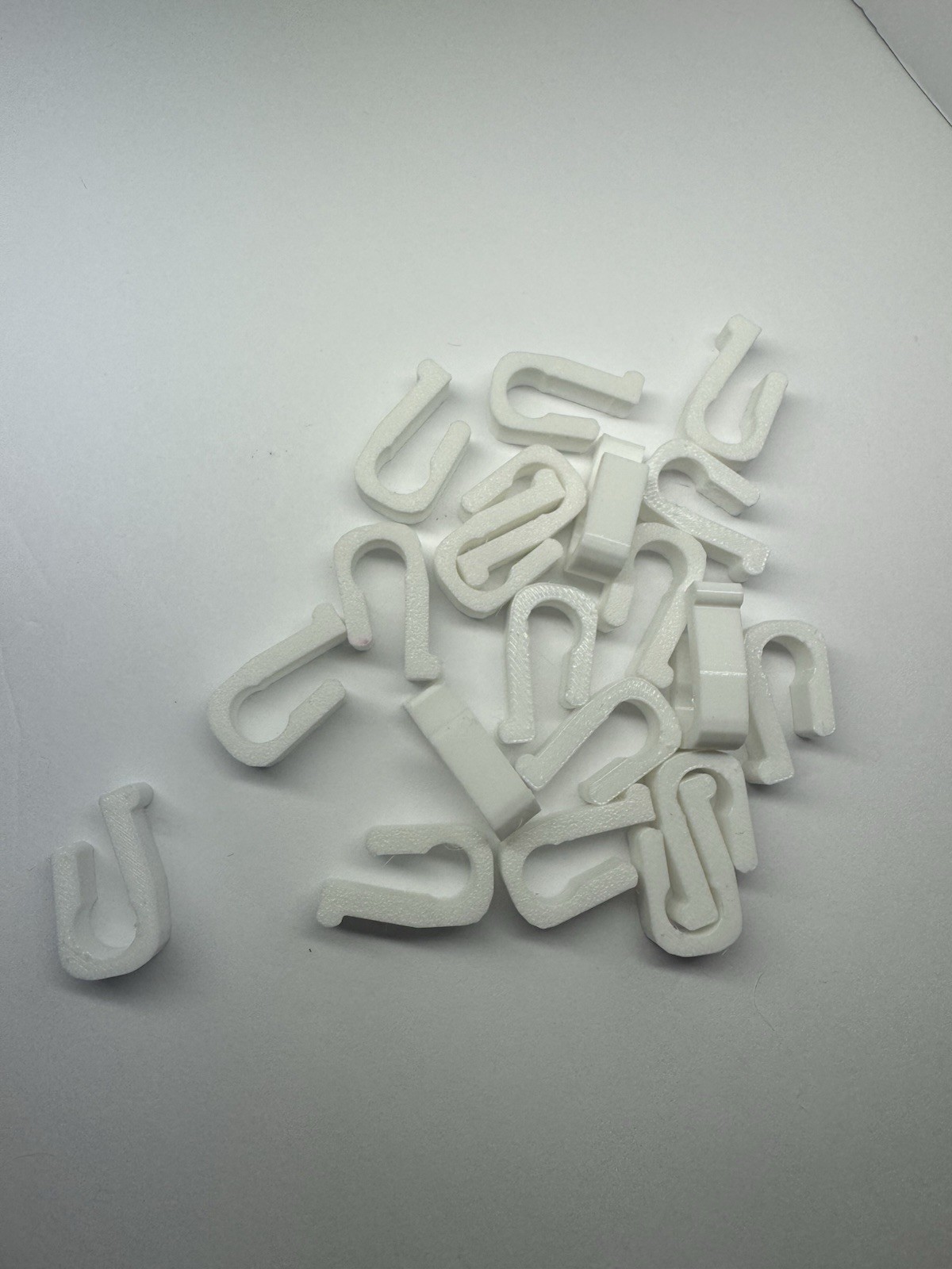 (20-Pack) Dutch Oven Lid Protector Clips - For Pot & Pan for Safe Stacking gallery