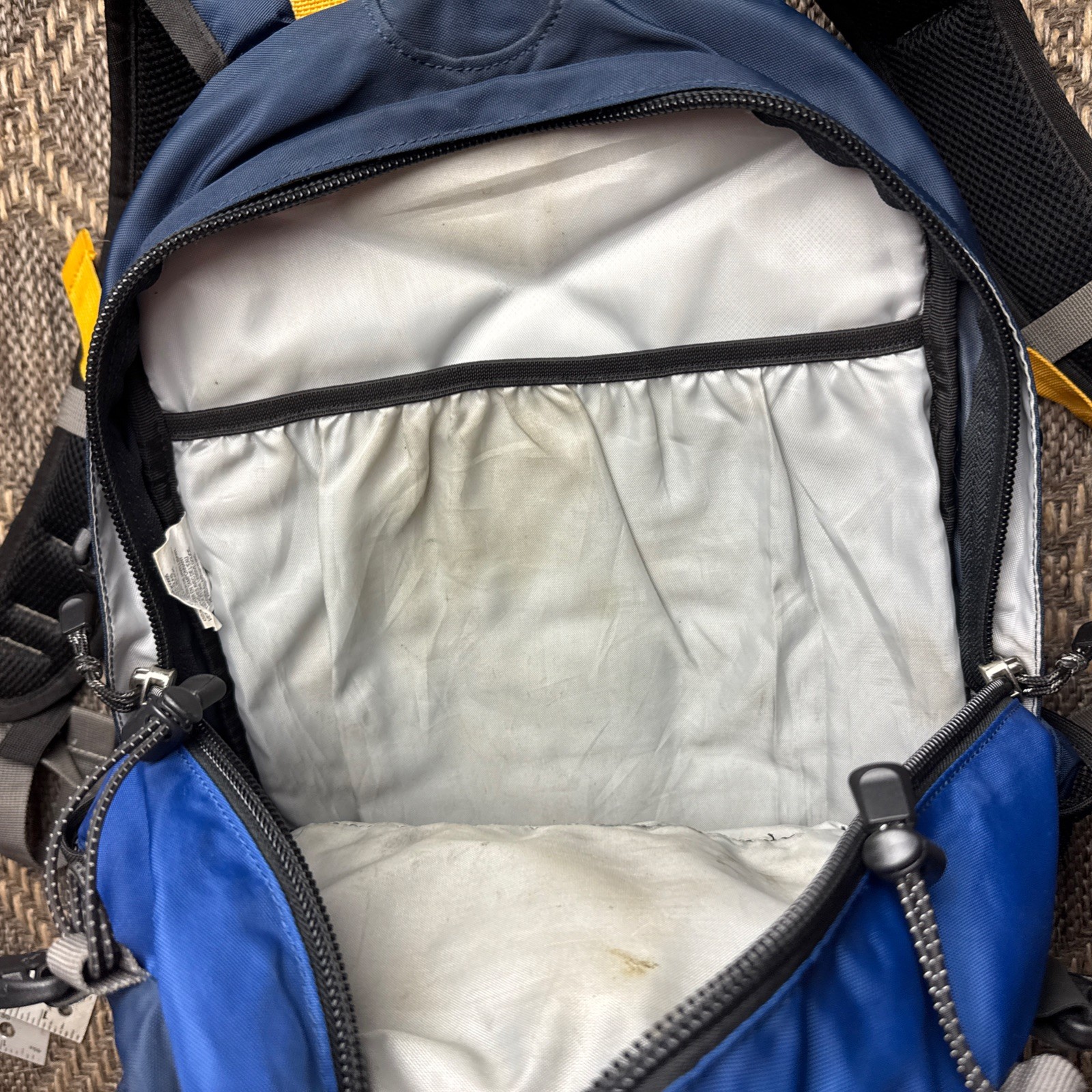 Eddie Bauer Trailhead 30L backpack hiking camping blue/multi 4