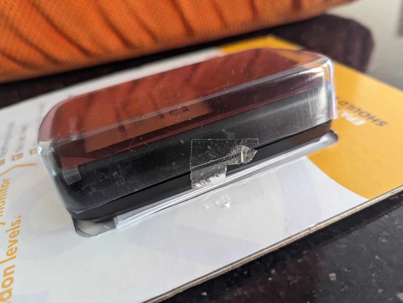 Airthings Battery Operated Digital Radon Detector, BOX DAMAGED gallery