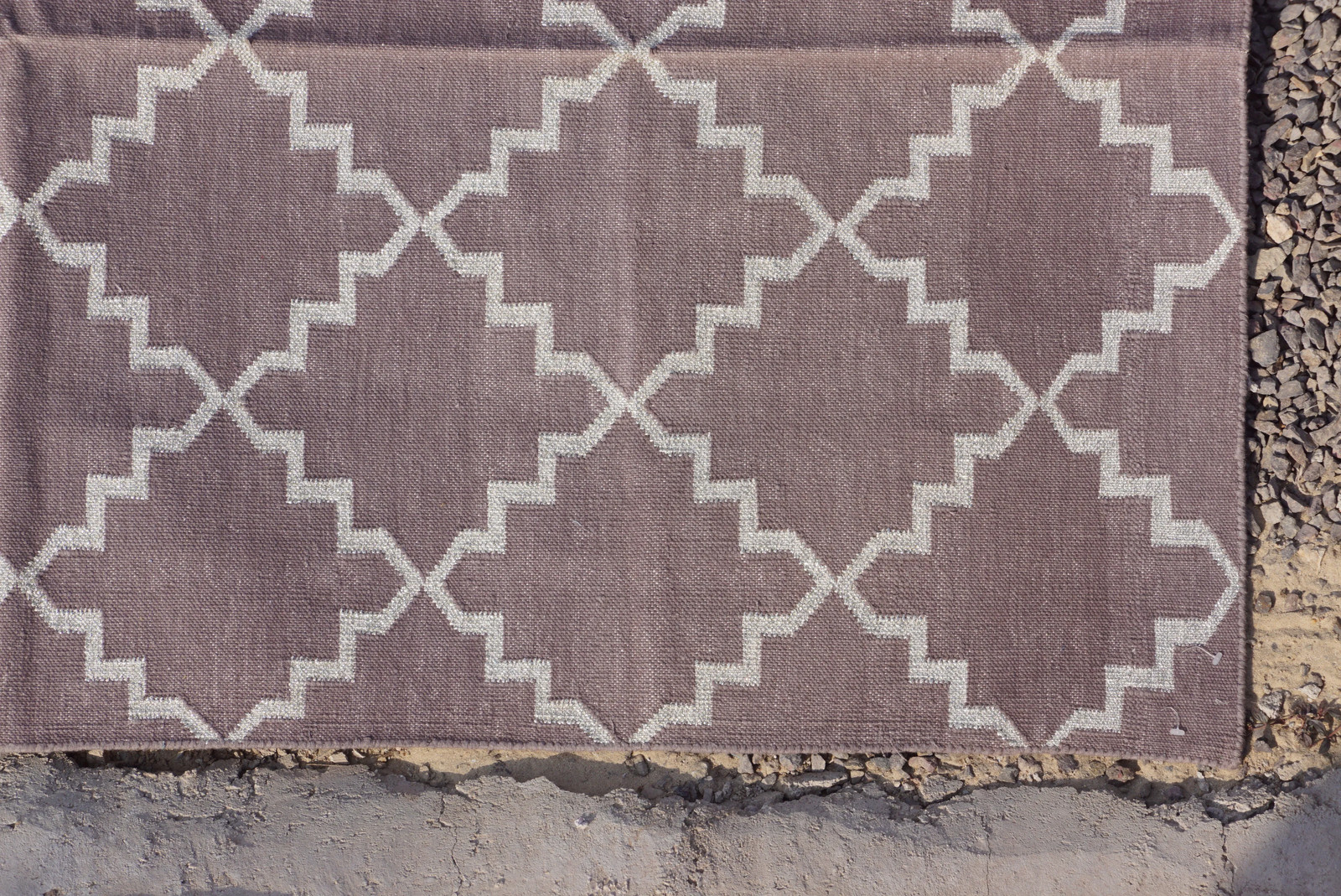Rugmoda Cotton Mauve & Ivory Trellis Geometric 3x5 ft Living Room Area Rug gallery