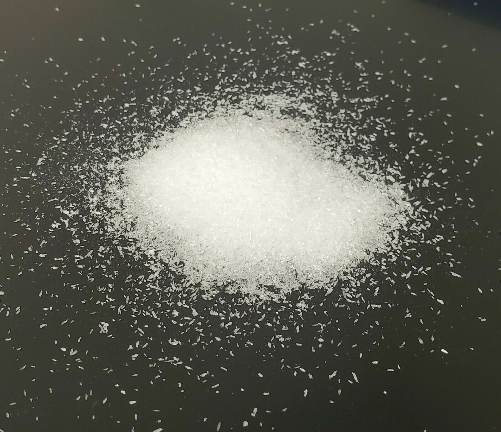Nitrogen Fertilizer Urea 225 Grams (8 Oz) Foliar Feeding gallery