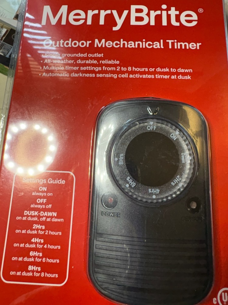 Merry Brite Outdoor Mechanical Timer 2-8 hours or Dusk - Dawn, Single Outlet NEW