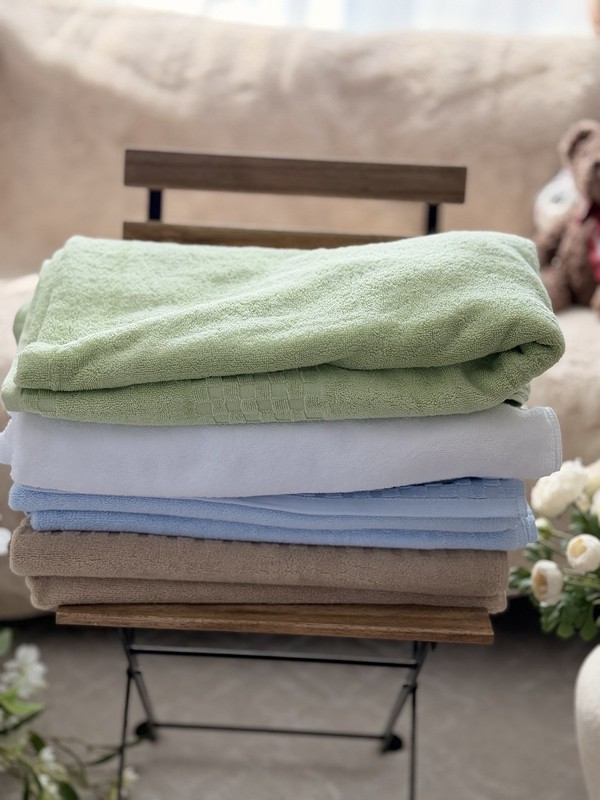 Soft Cotton Bath Towel 35 x 71 Solid Green White Blue Beige Textured Border gallery