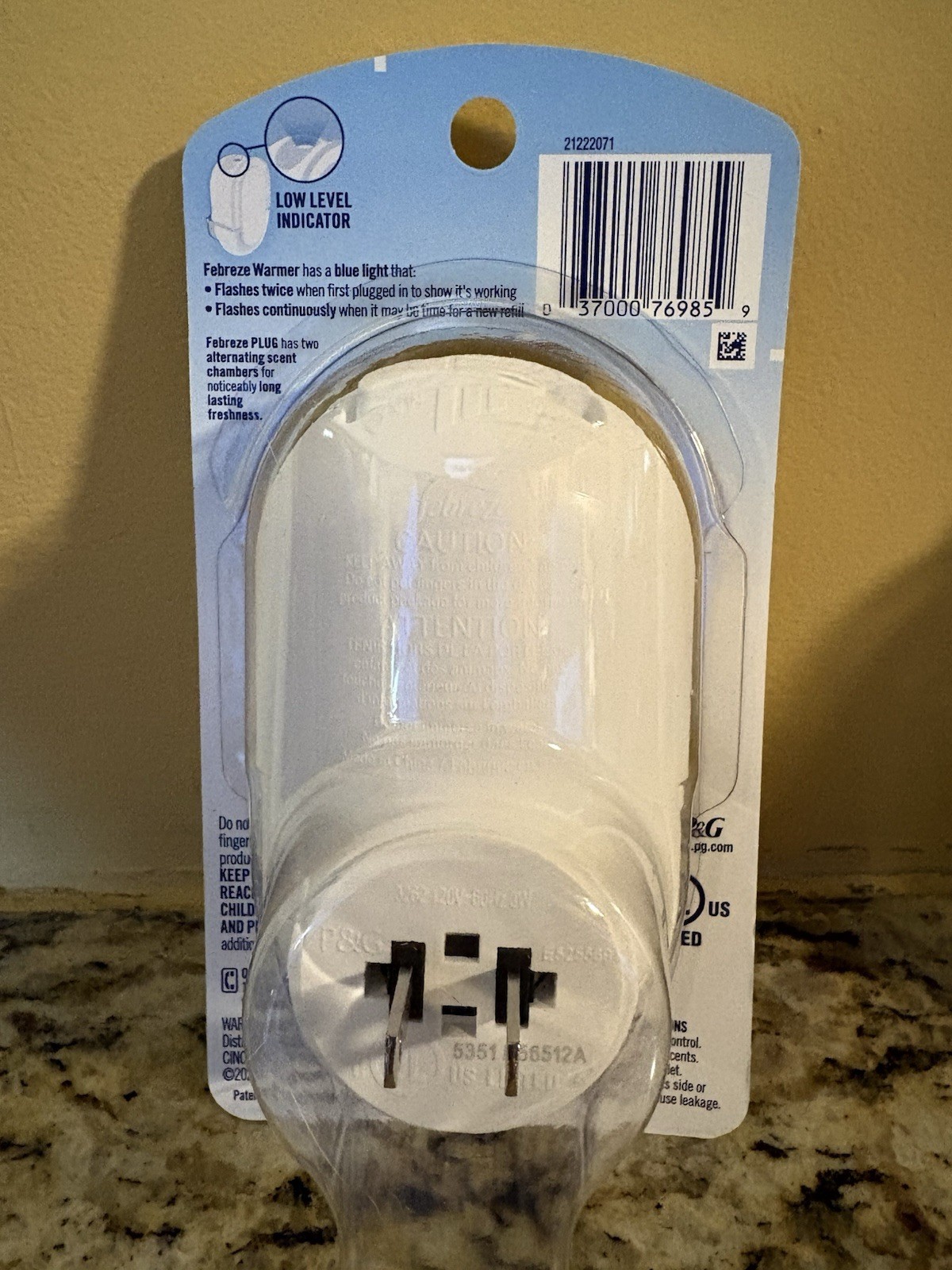 4 Pack FEBREZE Plug In Alternating Scent Oil Warmer, Unit Only, NO OIL ~ New gallery