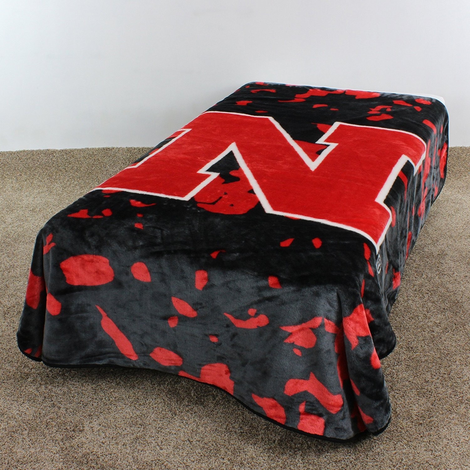 College Covers Everything Comfy Nebraska Cornhuskers Soft And Warm Huge Raschel gallery