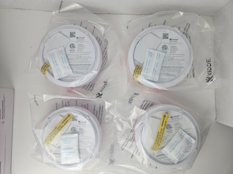 Kidde Smoke & Carbon Monoxide Detector, 4 Pack, Aa Battery Powered 30CUDR gallery