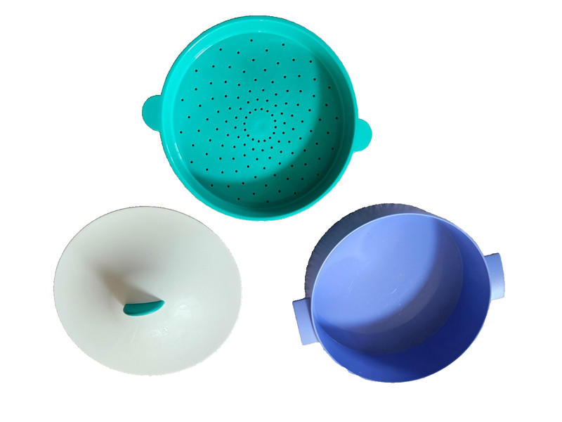 TUPPERWARE 9 in 7 in Round Lid Insert VEGETABLE MICRO STEAMER Blue Green USA gallery