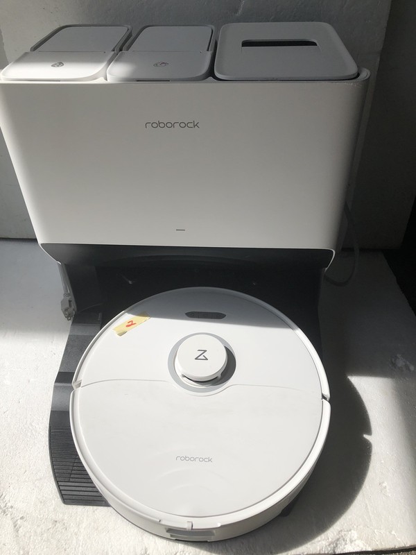 Roborock S8 Pro Ultra Model: S8PU01-01 And Empty Wash Fill Dock Model: EWFD07LRR gallery