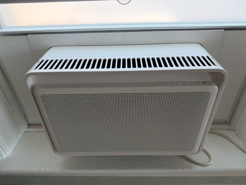 Mint Condition Windmill WhisperTech 12,000 BTU Window Air Conditioner - White gallery