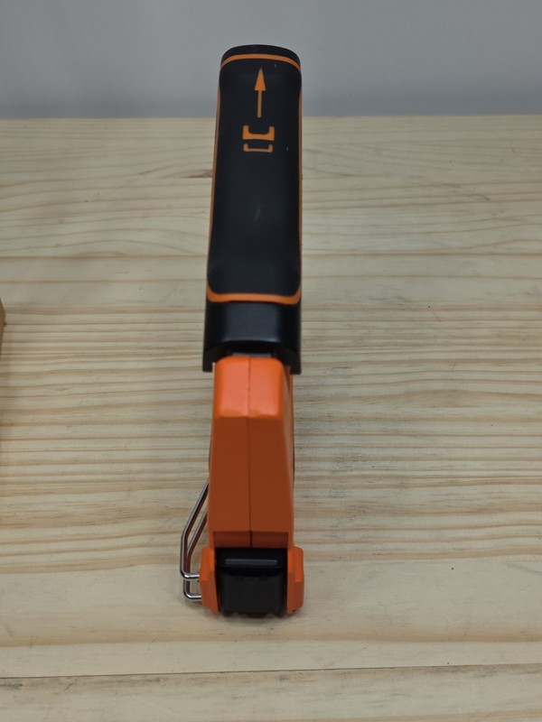 Klein Tools 450-100 Cable Stapler Heavy Duty Romex Wire Staple Gun Belt Clip gallery