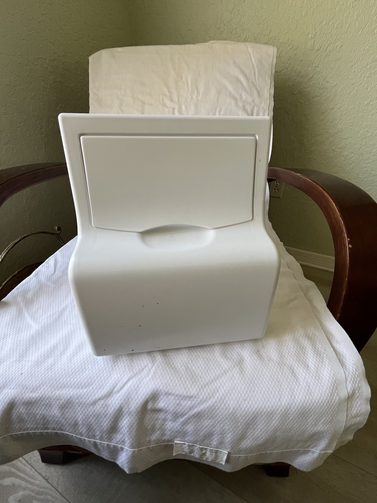 Ice Container Assembly Compatible with Frigidaire Refrigerator Part #241860803 gallery