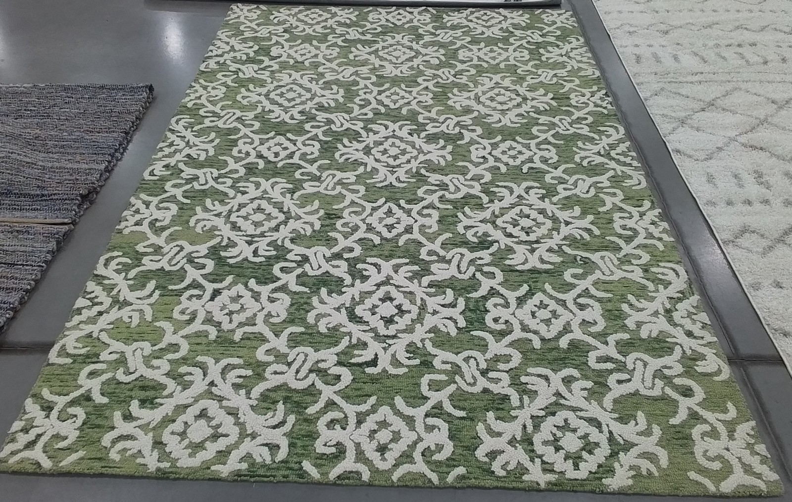GREEN / IVORY 6'-0" x 9'-0" Back Stain Rug, Reduced Price 1172801473 BLM104Y-6 gallery