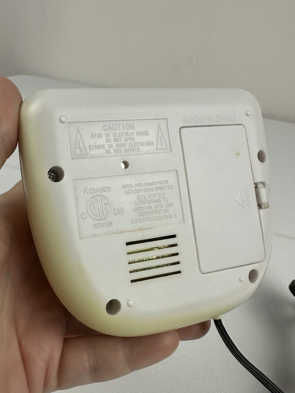 Advance Alarm Clock Model 3139 with Battery Backup 9v - AC120v/60hz 5-Watts gallery