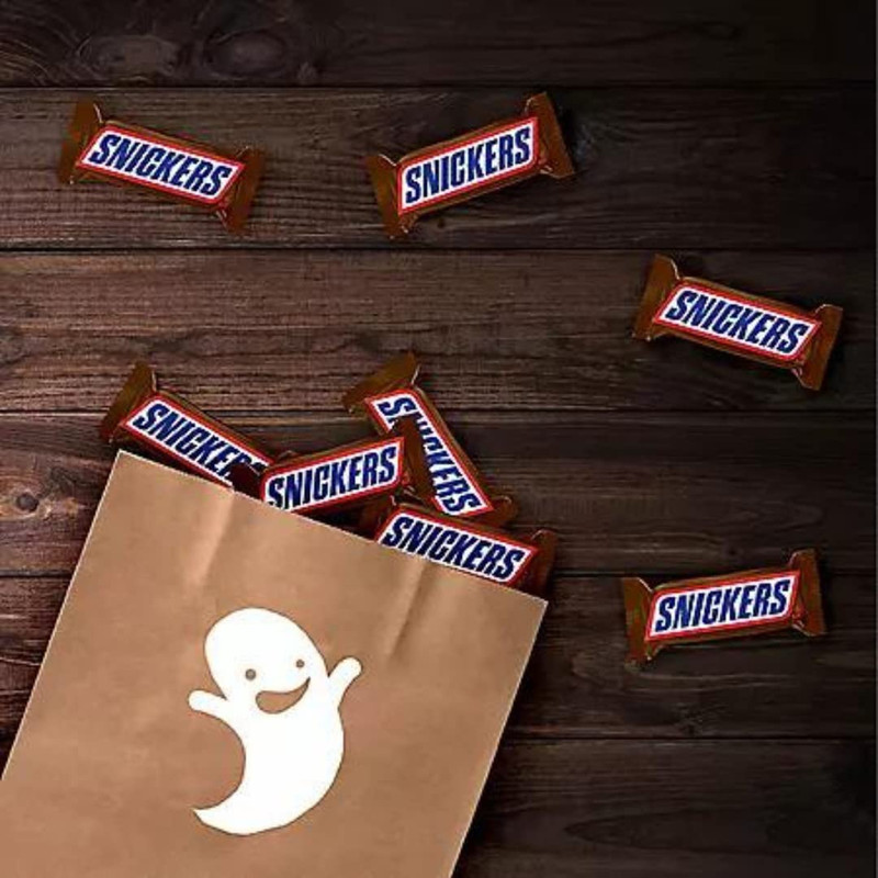 SNICKERS Milk Chocolate, Fun Size Candy Bars - Individually Wrapped (2 Pounds) gallery