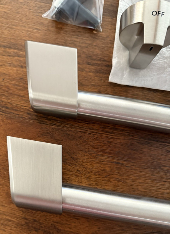 CAFÉ Front Control Gas Knobs (CGU366P3T2D1) & Handles - Brushed Stainless gallery