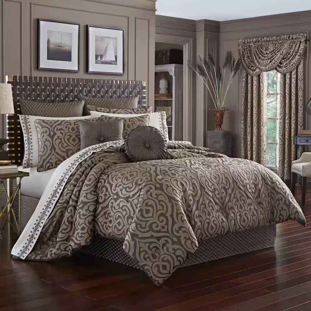 Antonia Mink 4-Piece. Mink Polyester California King Comforter Set 96 X 110 In. gallery
