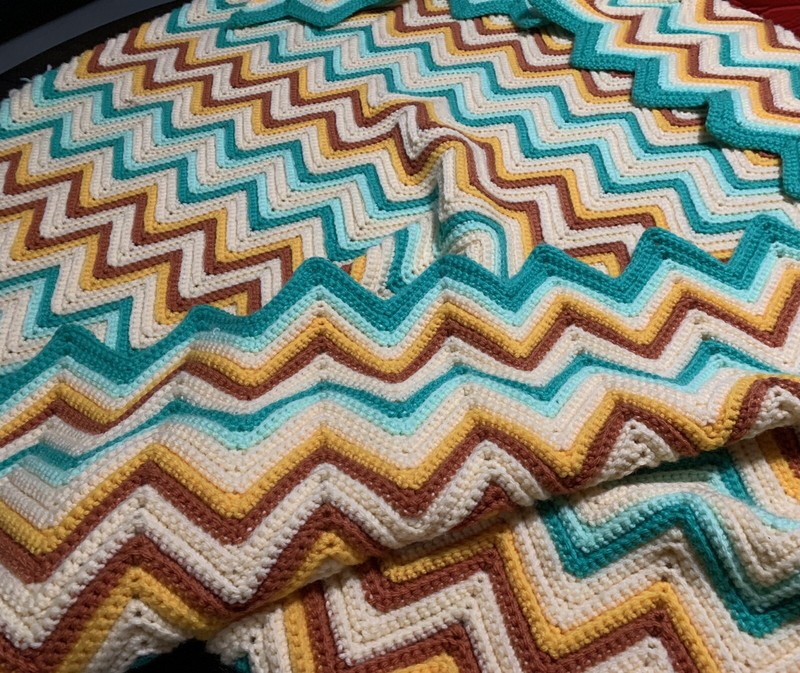 Throw Blanket Crochet Afghan Hand Made LIKE NEW 4’x 6’ VERY CLEAN large VINTAGE￼ gallery